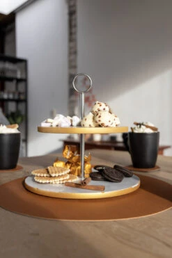 Jay Hill Etagere Marmer Goud 2-Laags -Le Creuset Winkel 1 8720812849278 1