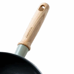 Greenpan Pannenset Met Keukenhulpjes Mayflower - 5 Delige Set -Le Creuset Winkel 173bdb4707104abd3cf006fc7f6e34cebb6588c0 GP MAYFLOWER Frypan B8 a