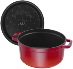 Staub Braadpan / Cocotte - Kersenrood - ø 22 Cm / 2.6 Liter 12 Staub Braadpan / Cocotte - Kersenrood - ø 22 Cm / 2.6 Liter -Le Creuset Winkel 40509 814 0 5 1