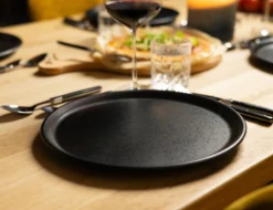 Jay Hill Pizzaborden Speckle Black - ø 32 Cm - 4 Stuks 8 Jay Hill Pizzaborden Speckle Black - ø 32 Cm - 4 Stuks -Le Creuset Winkel AR7A5848