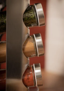 Blackwell Kruidenrek / Kruidencarrousel - Inclusief 12 Kruidenpotjes - RVS 13 Blackwell Kruidenrek / Kruidencarrousel - Inclusief 12 Kruidenpotjes - RVS -Le Creuset Winkel COOK4379