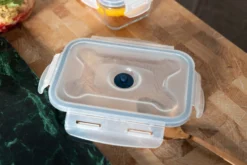 Sareva Vacuum Ovenschalen / Vershoudbakjes - Hittebestendig Glas - 3 Delige Set / 970 Ml + 1.7 Ltr 9 Sareva Vacuum Ovenschalen / Vershoudbakjes - Hittebestendig Glas - 3 Delige Set / 970 Ml + 1.7 Ltr -Le Creuset Winkel Crumble in ovenschaal en vershoudbakjes 5 2 scaled