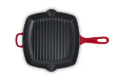BK Grillpan Bourgogne - Chili Red - 26 X 26 Cm - Geëmailleerde Anti-aanbaklaag -Le Creuset Winkel H6072 946 BOUR PE HR 300dpi 9fca scaled