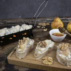 Boska Raclette ToGo Milano -Le Creuset Winkel Recept partyclette blauwe kaas peer walnoot 3 scaled