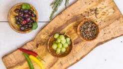 Jay Hill Serveerplank Tunea - Olijfhout - Schors XL 64 - 72 Cm -Le Creuset Winkel Tunea 1