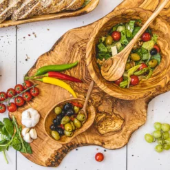 Jay Hill Serveerplank Tunea - Olijfhout - Schors XL 64 - 72 Cm -Le Creuset Winkel Tunea 34 5 scaled