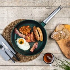 Westinghouse Koekenpan Performance - Gracious Green - ø 24 Cm - Standaard Anti-aanbaklaag -Le Creuset Winkel WCFP0095024SG 8