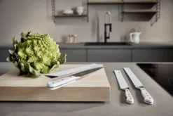 Wusthof Mesbeschermer Tot 12 Cm Laag Wit -Le Creuset Winkel Wusthof Mesbeschermer Tot 30 cm Laag Wit 1 3