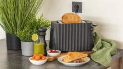 Alessi Broodrooster Plissé - 6 Standen - Zwart - Michele De Lucchi - MDL08 B -Le Creuset Winkel broodrooster 5