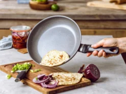 BK Koekenpan Granite Aluminium - ø 28 Cm - Keramische Anti-aanbaklaag -Le Creuset Winkel d5149e14f2006e0a75c6650824745840d9eab1bb BK Inductiekoken PH00636 009 1