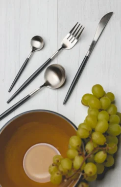 Jay Hill Bestekset - RVS / Zwart - 24 Delig / 6 Personen 12 Jay Hill Bestekset - RVS / Zwart - 24 Delig / 6 Personen -Le Creuset Winkel jay hill bestek rvs 1 2 scaled