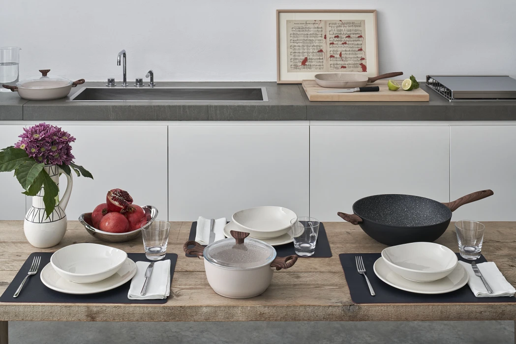 Sambonet Braadpan Rock 'n' Rose - Creme - ø 24 Cm / 4.5 Liter - Standaard Anti-aanbaklaag 4 Sambonet Braadpan Rock 'n' Rose - Creme - ø 24 Cm / 4.5 Liter - Standaard Anti-aanbaklaag - Afbeelding 4