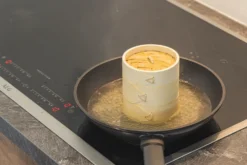 Sareva Stoommandje Bamboe 2-laags - ø 10 Cm -Le Creuset Winkel stoommand gebruik 3 scaled