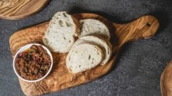 Jay Hill Serveerplank Tunea - Olijfhout - 28 X 14 Cm 6 Jay Hill Serveerplank Tunea - Olijfhout - 28 X 14 Cm -Le Creuset Winkel tunea 23 1